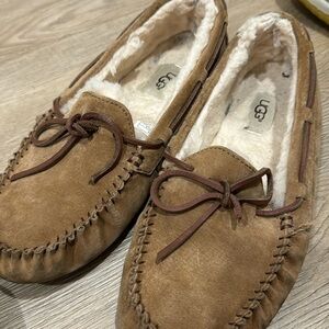 Uggs slippers